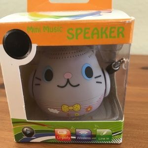 NEW Cutest Cat/Mouse (?) Mini Kids Music Speaker (2”)